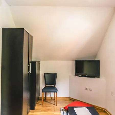 Zeleni Svet Деревянный коттедж Crni Vrh