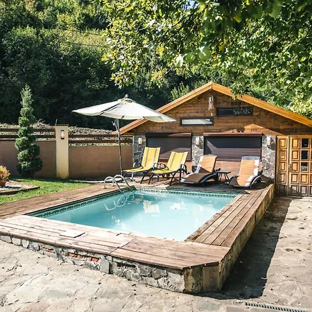 Деревянный коттедж Zeleni Svet *