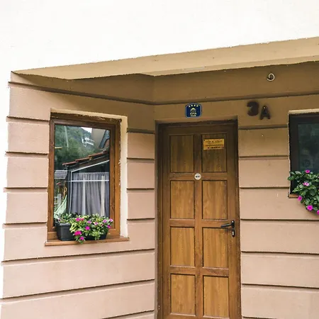 Деревянный коттедж Zeleni Svet *