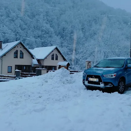 Zeleni Svet Деревянный коттедж *