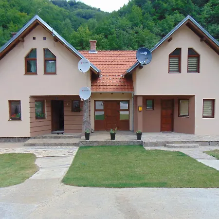 Zeleni Svet Деревянный коттедж Crni Vrh