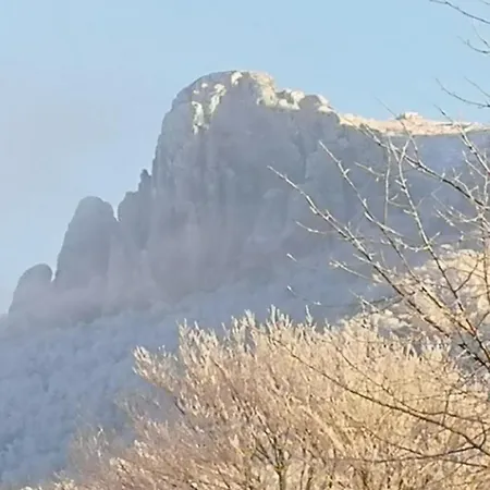 Деревянный коттедж Zeleni Svet *