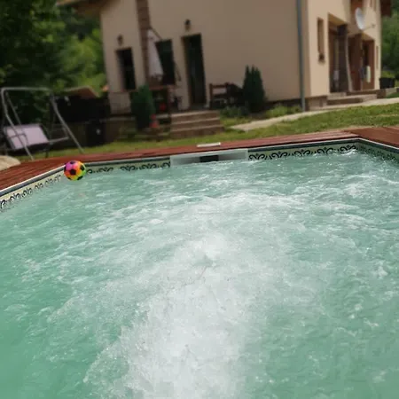 Zeleni Svet Деревянный коттедж