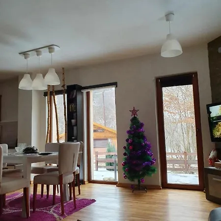 Деревянный коттедж Zeleni Svet